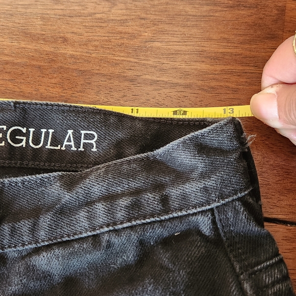 Black Skinny Jeans with Sleek Fit - Picture 8 of 9